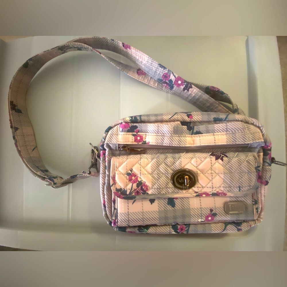 Women’s lug brand purse, adjustable Crossbody/shoulder bag